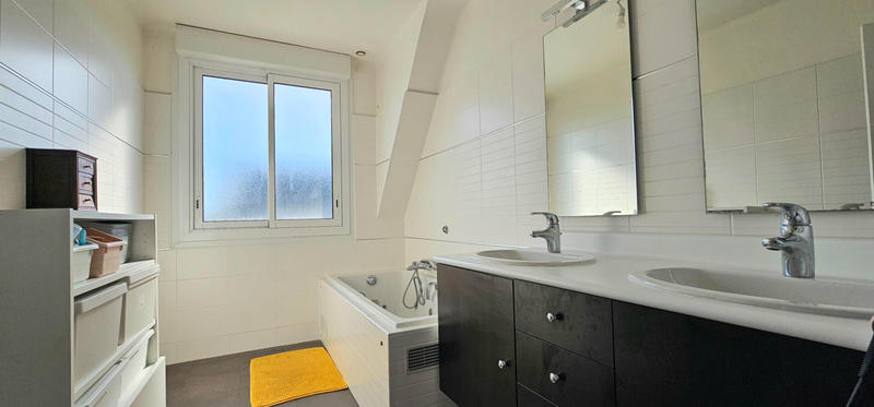 Maison - 147 m² - 7 pièces