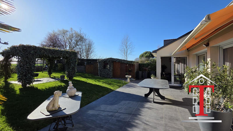 Maison traditionnelle - 186 m² - 7 pièces