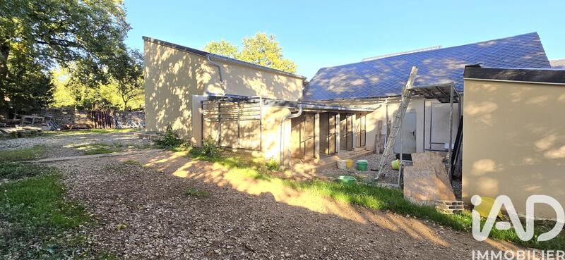 Maison - 216 m² - 8 pièces