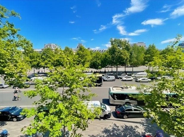 Bureau - 177 m² - 9 pièces