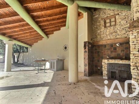 Maison - 255 m² - 7 pièces