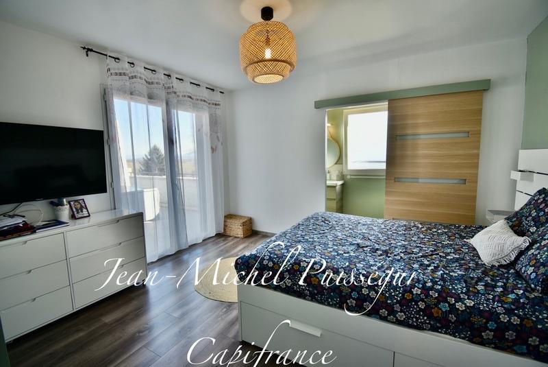 Maison - 230 m² - 8 pièces