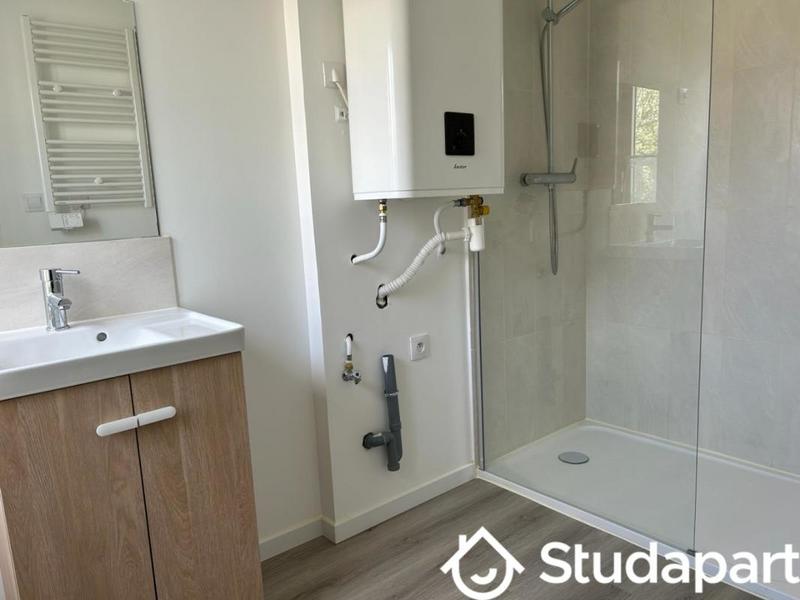 Chambre - 13 m² - 1 pièce