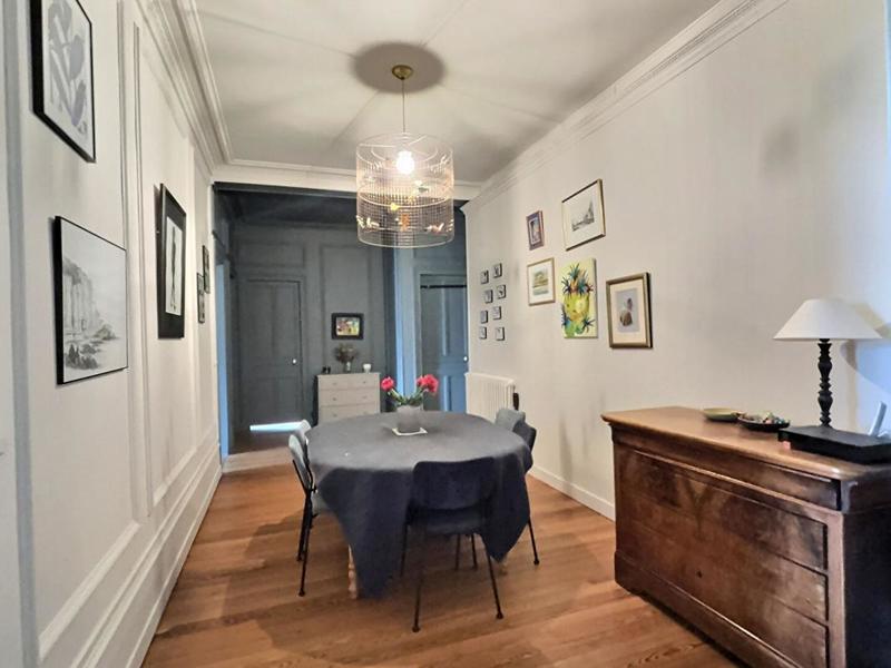 Appartement - 159 m² - 6 pièces