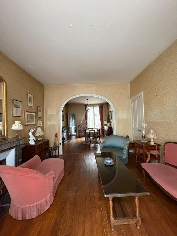 Maison - 189 m² - 7 pièces