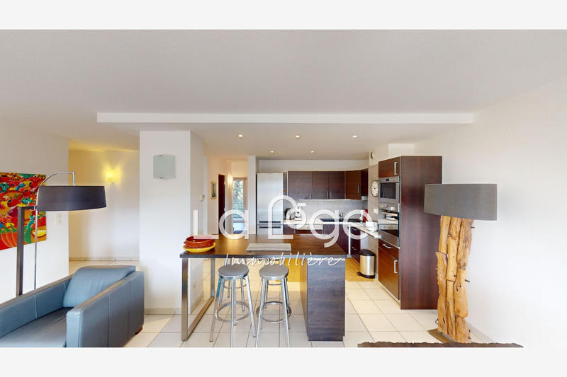 Appartement - 100 m² - 4 pièces