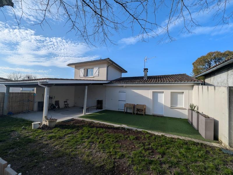 Propriété - 330 m² - 11 pièces