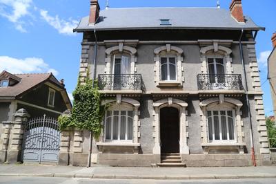 Maison - 205 m² - 8 pièces