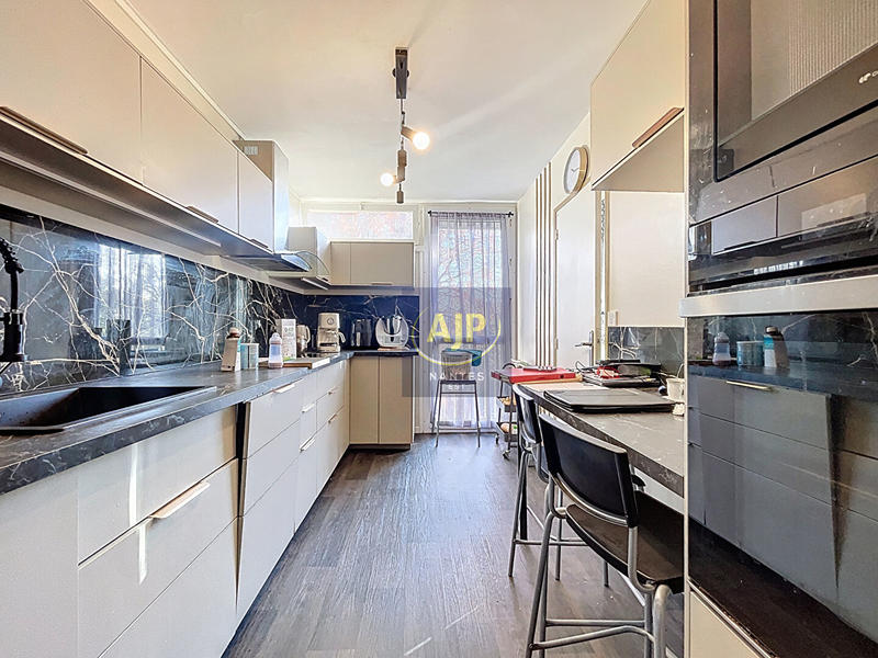 Appartement - 81 m² - 4 pièces