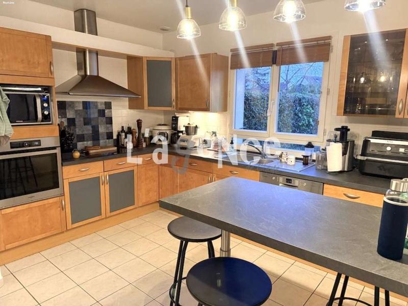 Maison - 138 m² - 6 pièces