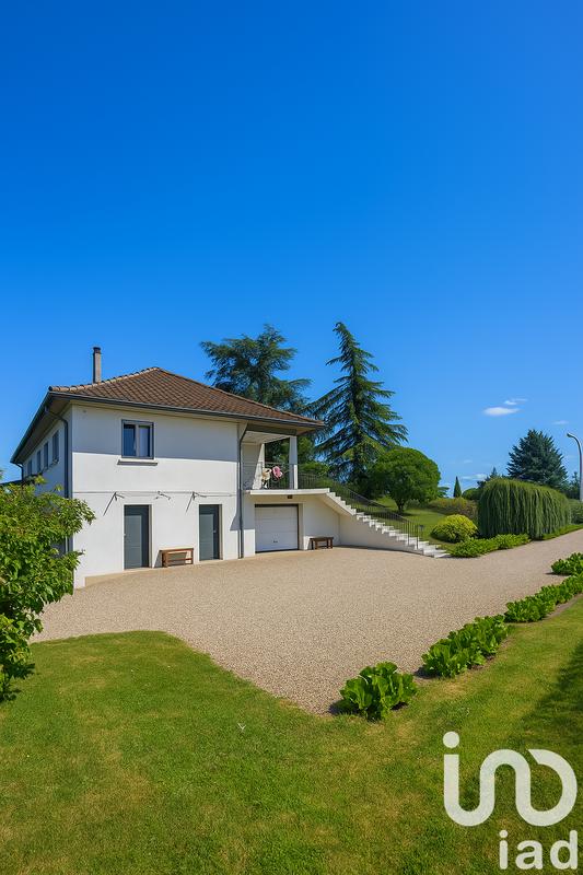 Maison - 258 m² - 8 pièces