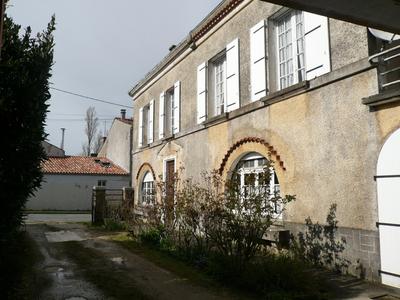 Corps de ferme - 145 m² - 9 pièces