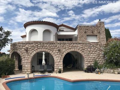 Villa - 247 m² - 7 pièces