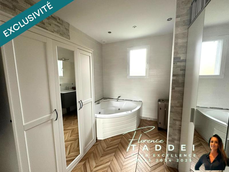 Maison - 121 m² - 6 pièces