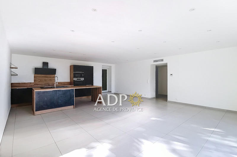 Appartement - 111 m² - 3 pièces