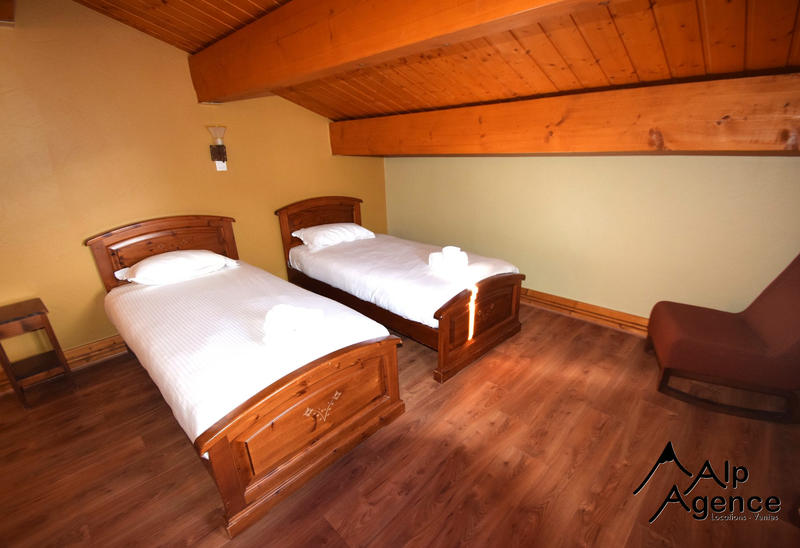 Appartement - 99 m² - 5 pièces