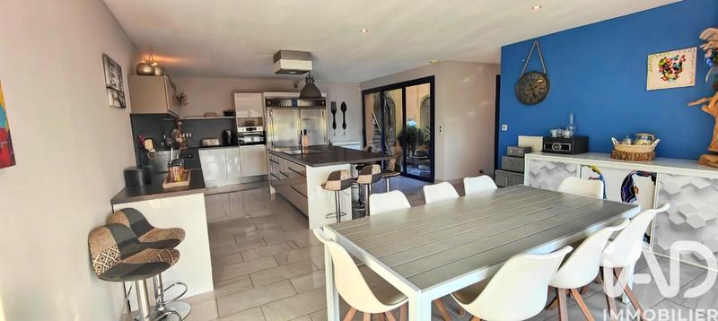 Maison de maîtres - 252 m² - 7 pièces