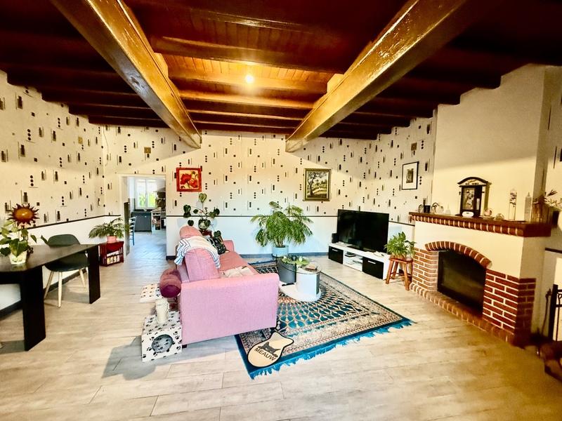 Maison - 353 m² - 12 pièces