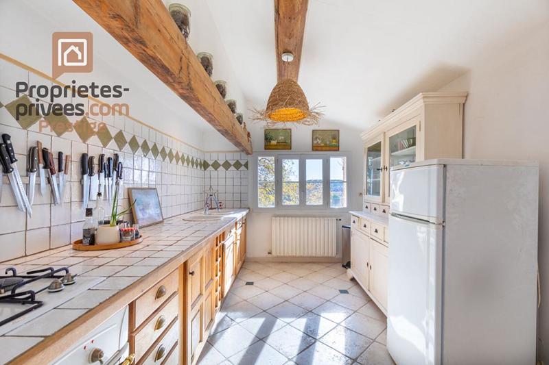 Maison - 305 m² - 10 pièces