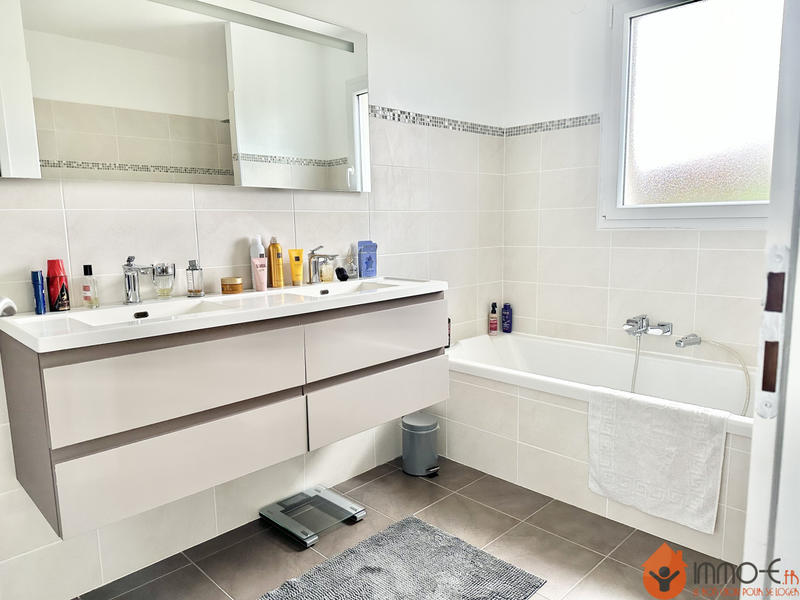 Maison - 166 m² - 5 pièces