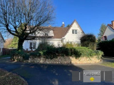 Maison - 200 m² - 8 pièces