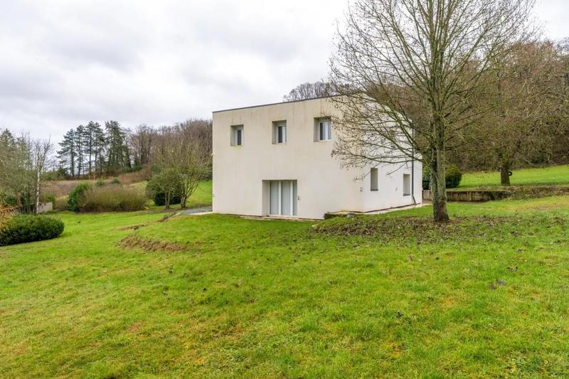 Demeure - 195 m² - 8 pièces