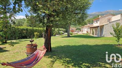 Maison - 217 m² - 7 pièces