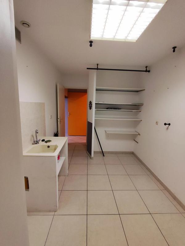 Studio - 50 m² - 1 pièce