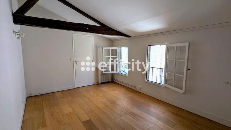 Maison - 201 m² - 7 pièces