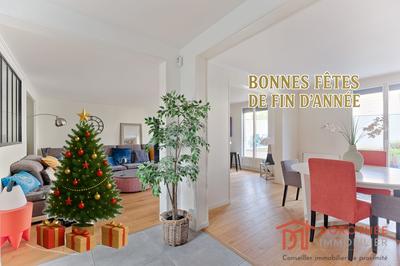 Maison - 227 m² - 8 pièces