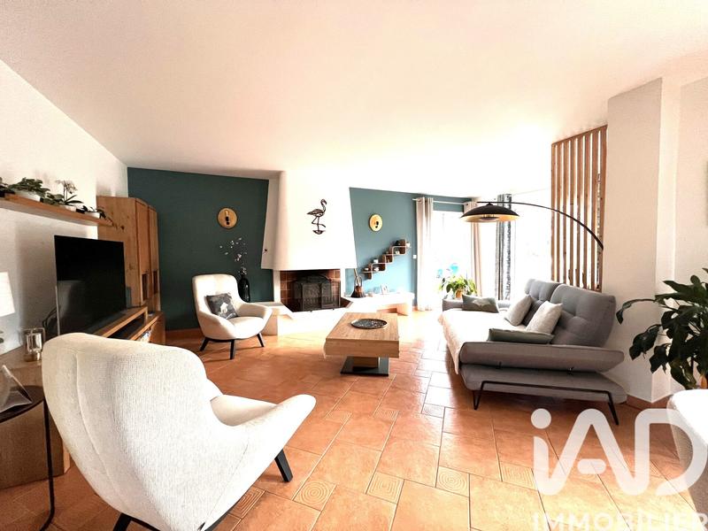 Maison - 244 m² - 9 pièces
