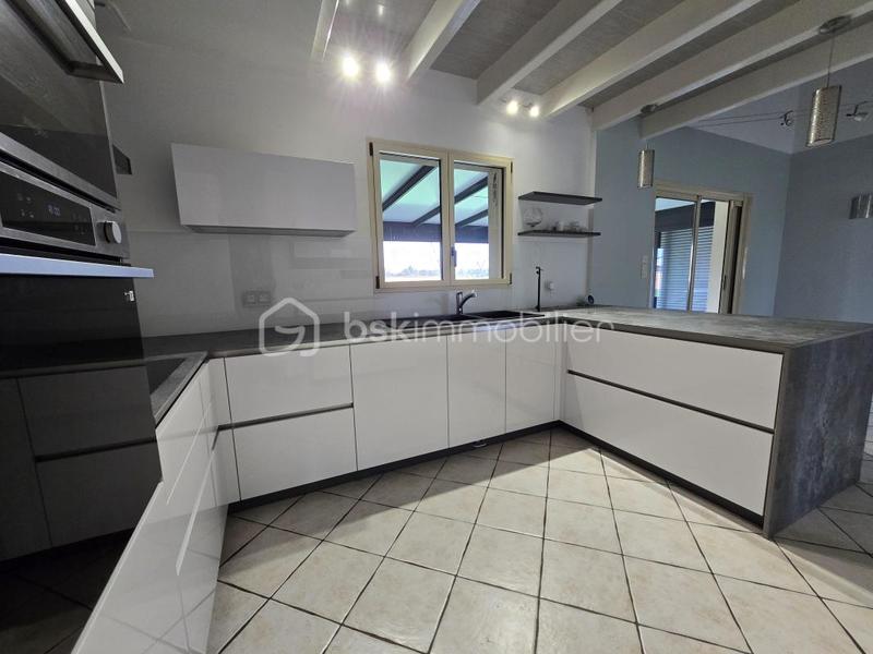 Maison traditionnelle - 183 m² - 5 pièces