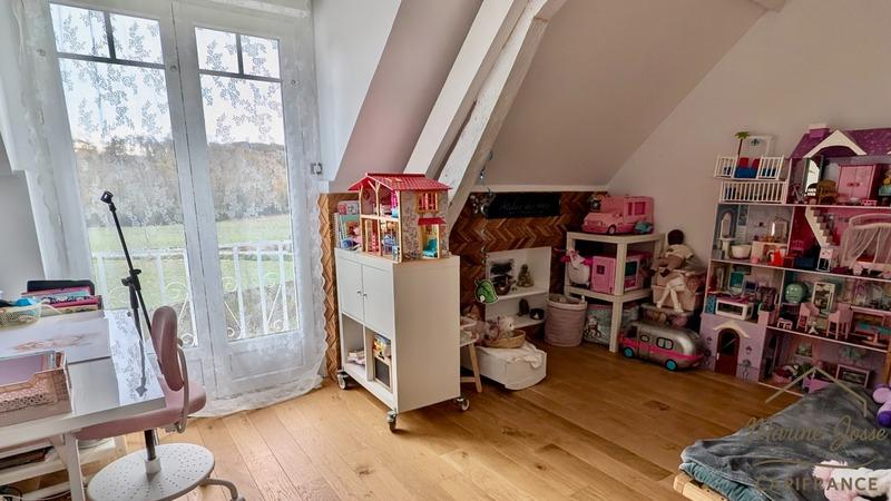 Maison - 187 m² - 7 pièces