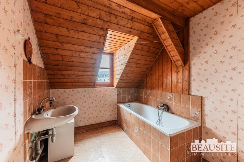 Maison - 203 m² - 11 pièces