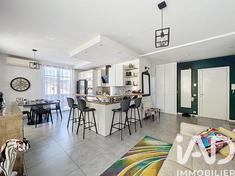 Appartement - 83 m² - 4 pièces