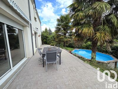 Maison - 213 m² - 7 pièces