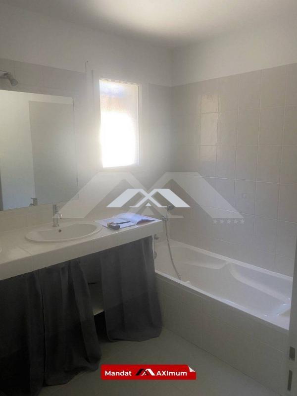 Maison - 202 m² - 6 pièces