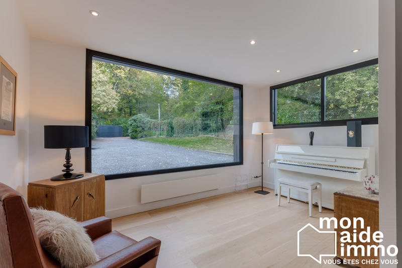 Maison contemporaine - 228 m² - 8 pièces