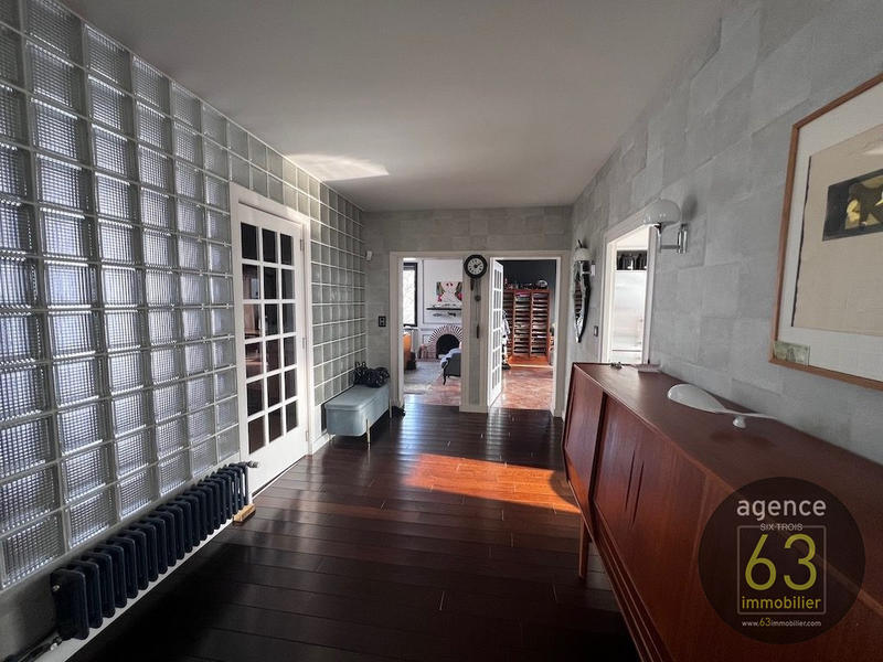 Maison - 269 m² - 9 pièces