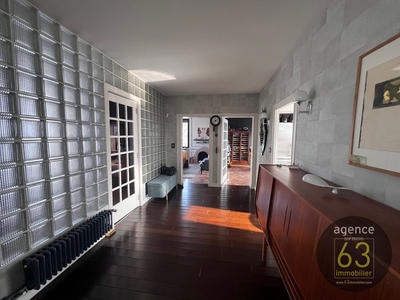 Maison - 269 m² - 9 pièces