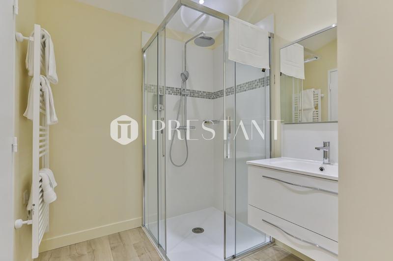 Maison - 240 m² - 9 pièces