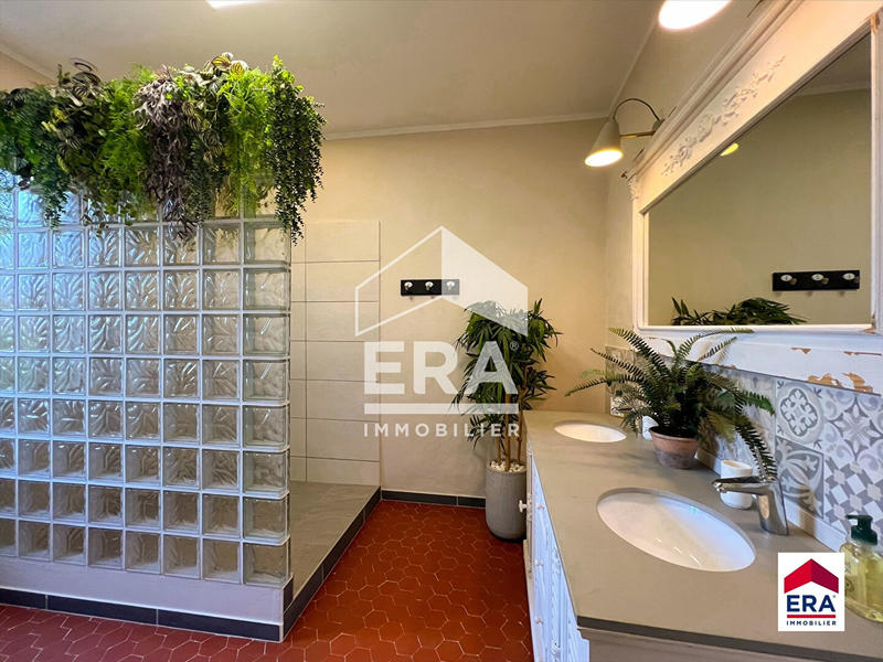 Maison - 196 m² - 5 pièces