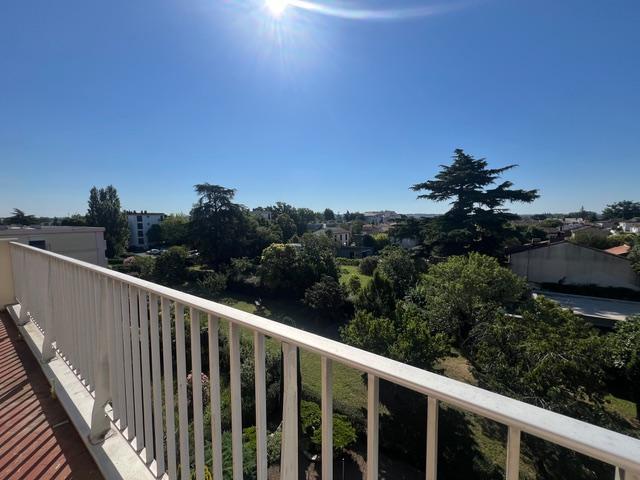 Appartement - 100 m² - 6 pièces