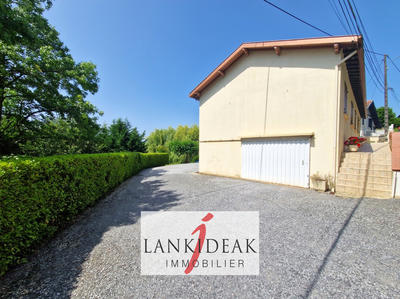 Maison - 104 m² - 4 pièces