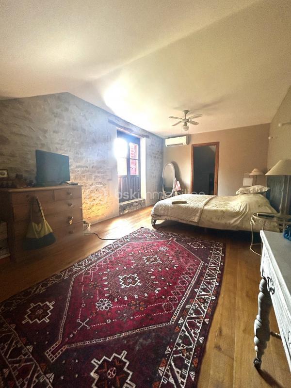 Demeure - 175 m² - 6 pièces