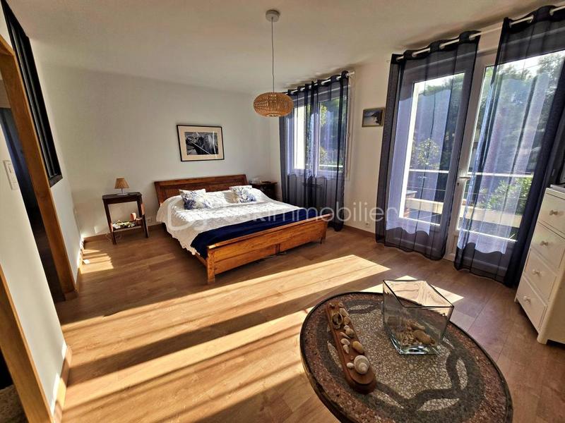 Maison traditionnelle - 202 m² - 7 pièces