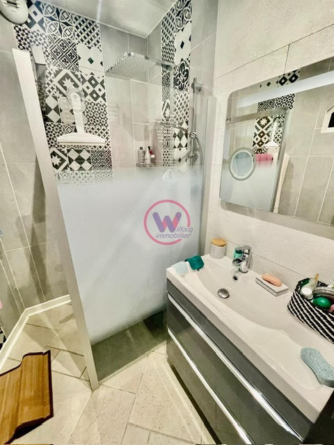 Maison - 227 m² - 10 pièces