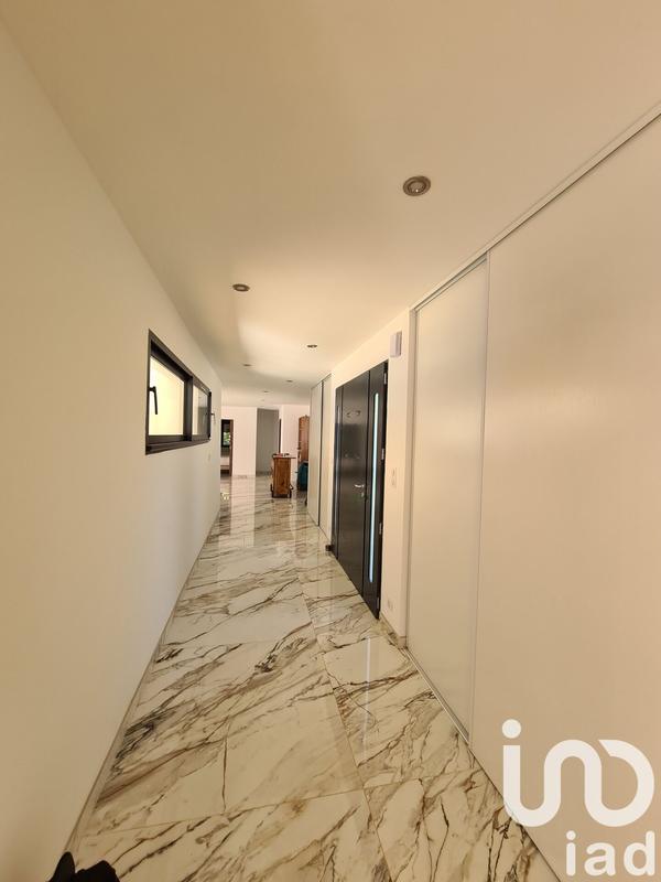 Maison - 250 m² - 7 pièces