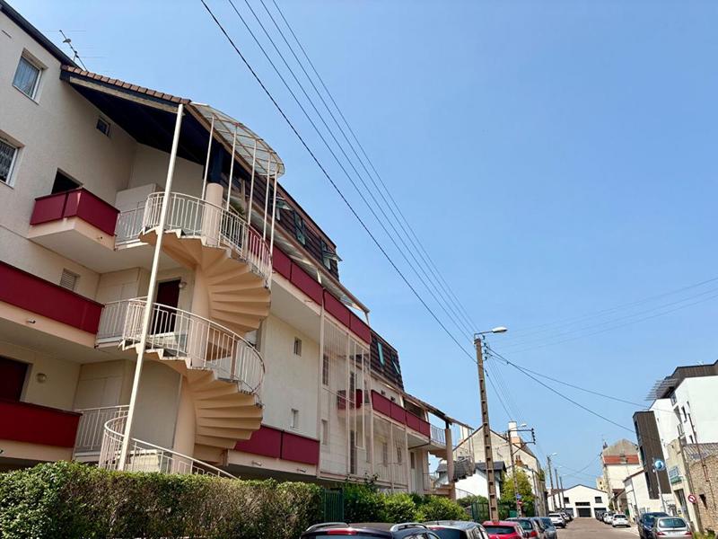 Appartement - 100 m² - 5 pièces