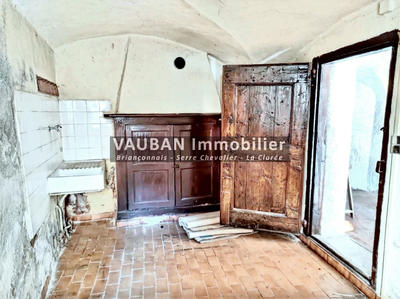 Maison - 380 m² - 3 pièces